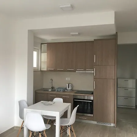 Tribunia Apartman *