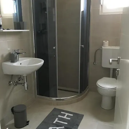 Tribunia Apartman *